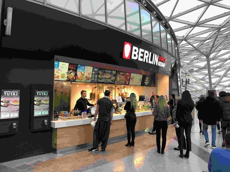 Gdzie jest Pizza Hut w Złotych Tarasach? Lokalizacja i godziny otwarcia
