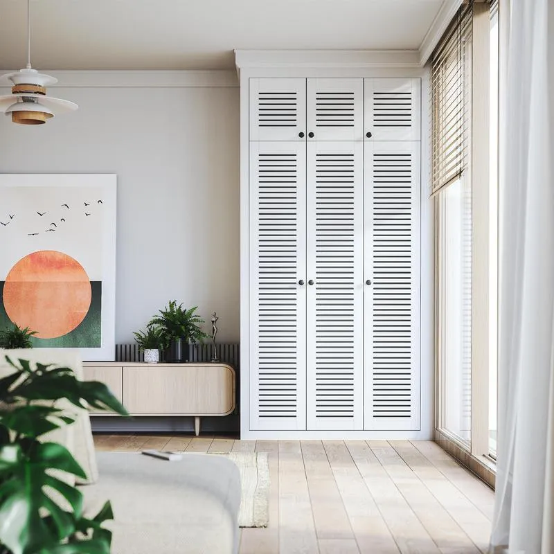 Azurowe drzwi do garderoby