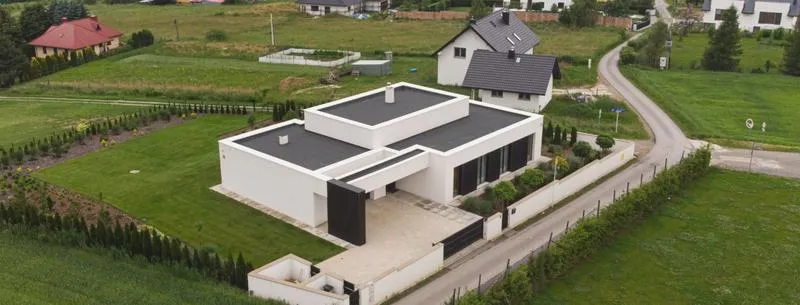 Płaski dach garażu